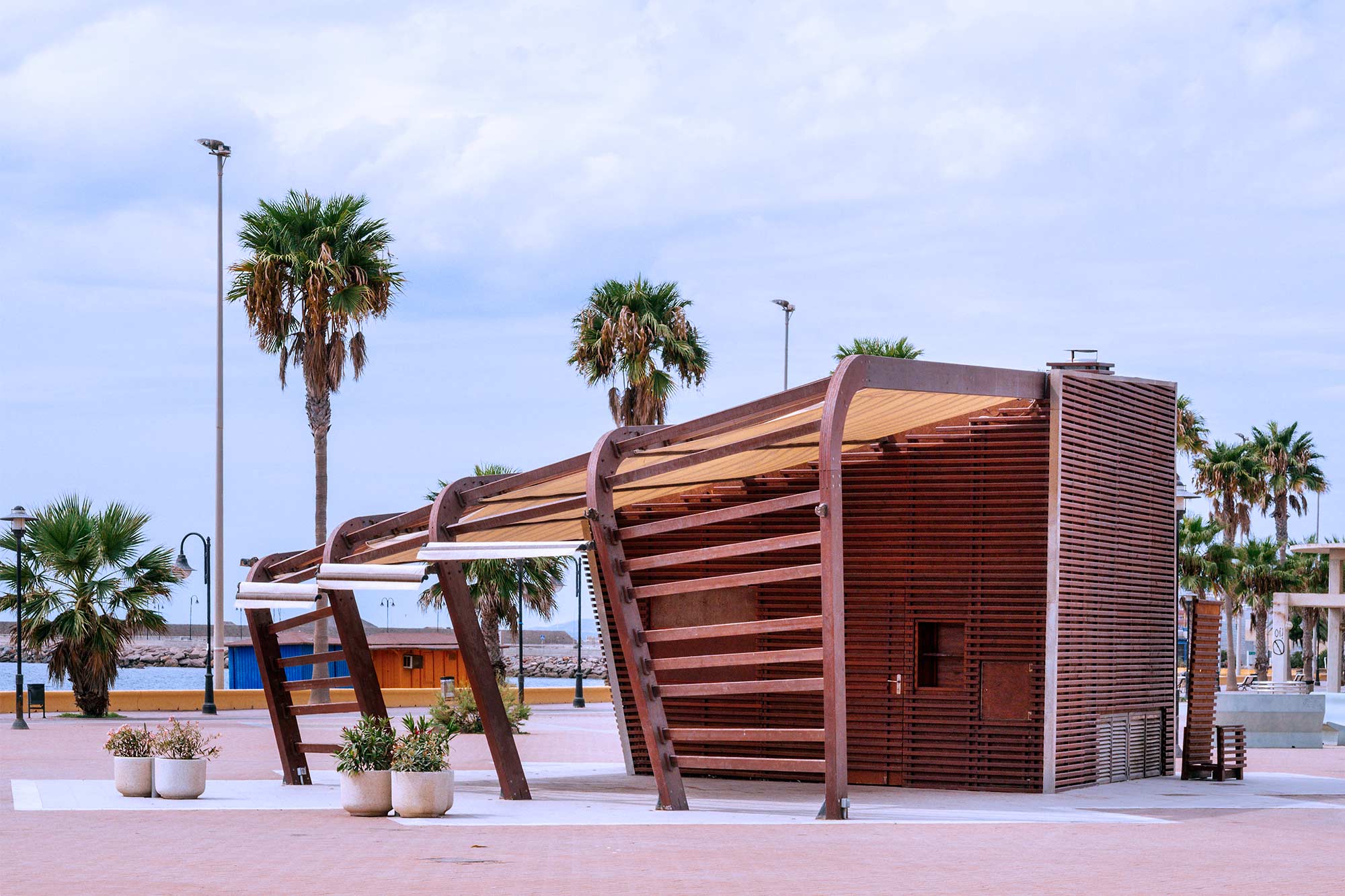 Chiringuito La Moraga, de arquitectura paramétrica en Adra, Almería.