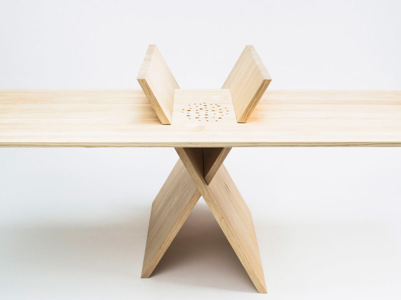 XTABLE, diseñado por Mayice Studio y fabricaco por EXarchitects